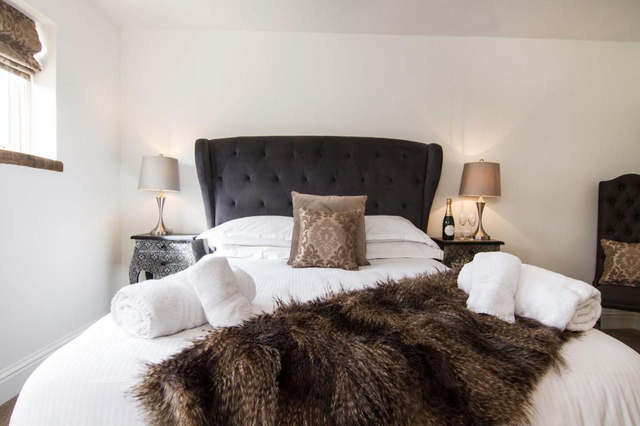 Romneys Apartments & Suites Kendal Esterno foto