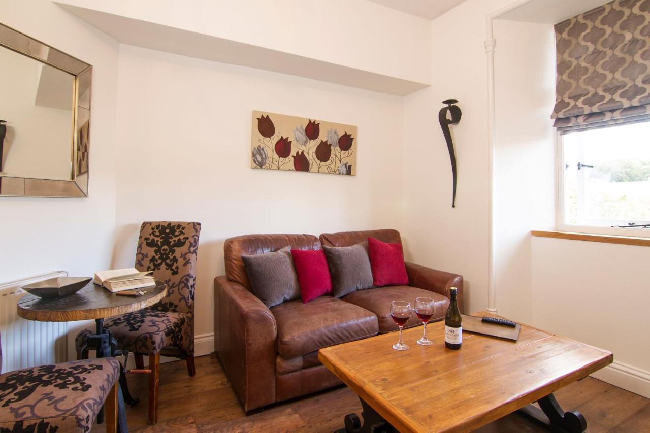 Romneys Apartments & Suites Kendal Esterno foto