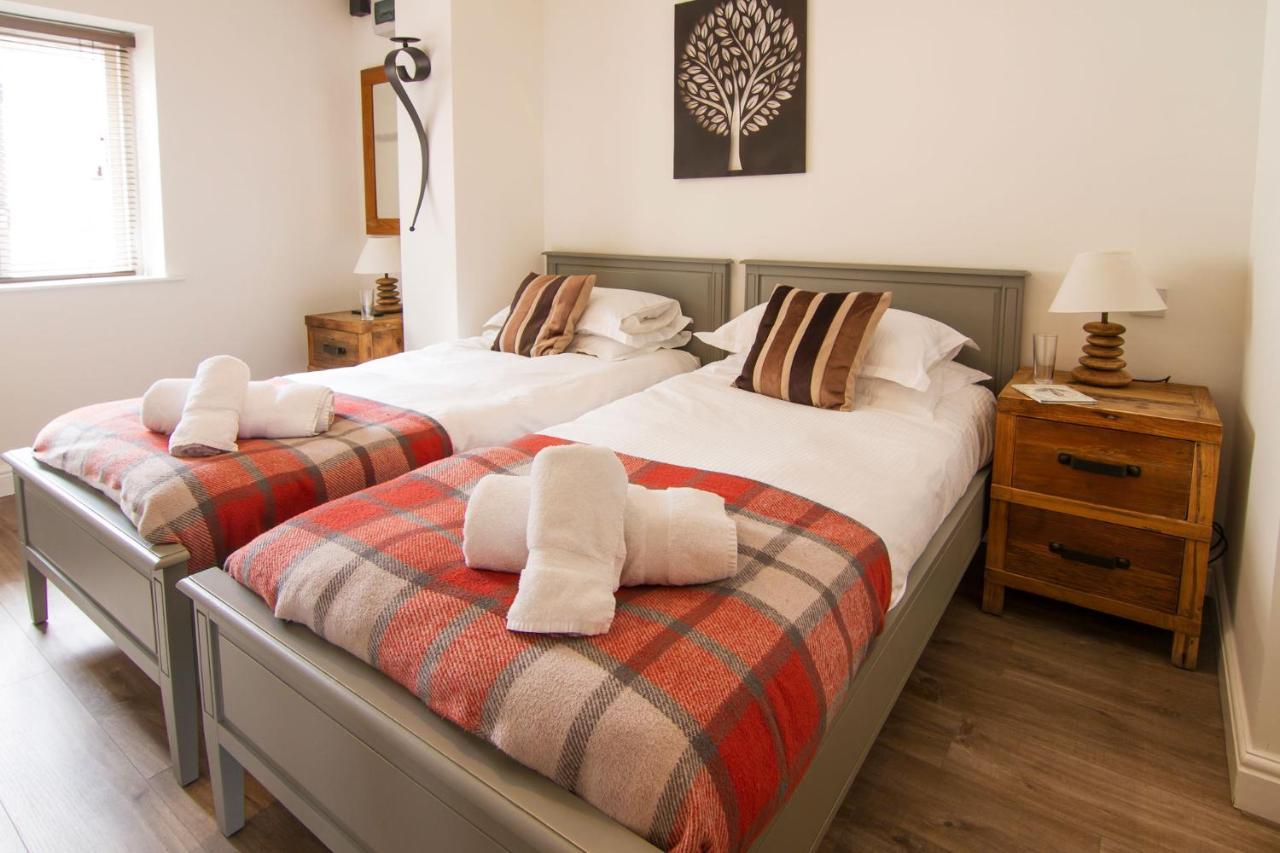 Romneys Apartments & Suites Kendal Esterno foto